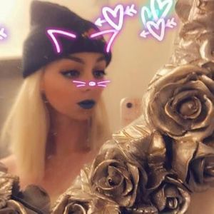 Meet your Posher, Dori